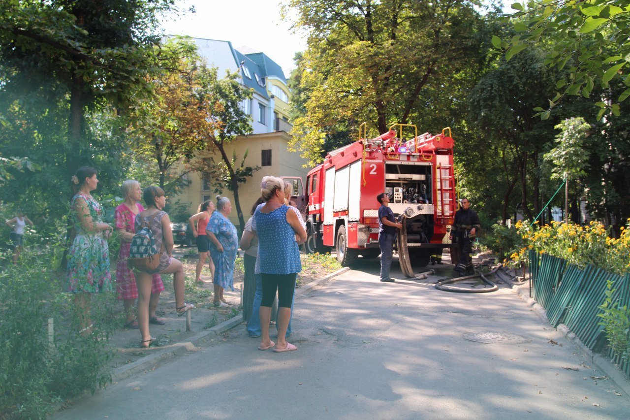 Пожар на Сичеславской Набережной: в квартире замкнуло проводку 3