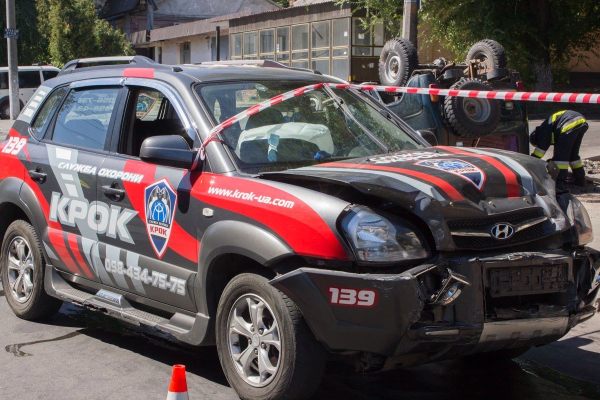 ДТП на Уральской: УАЗ перевернулся из-за столкновения с Hyundai Tucson 6