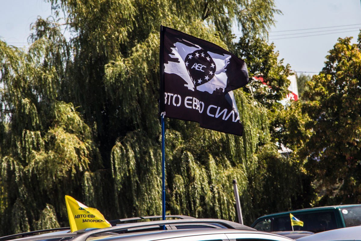 В Днепре прошел автопробег в поддержку владельцев европейских авто 2