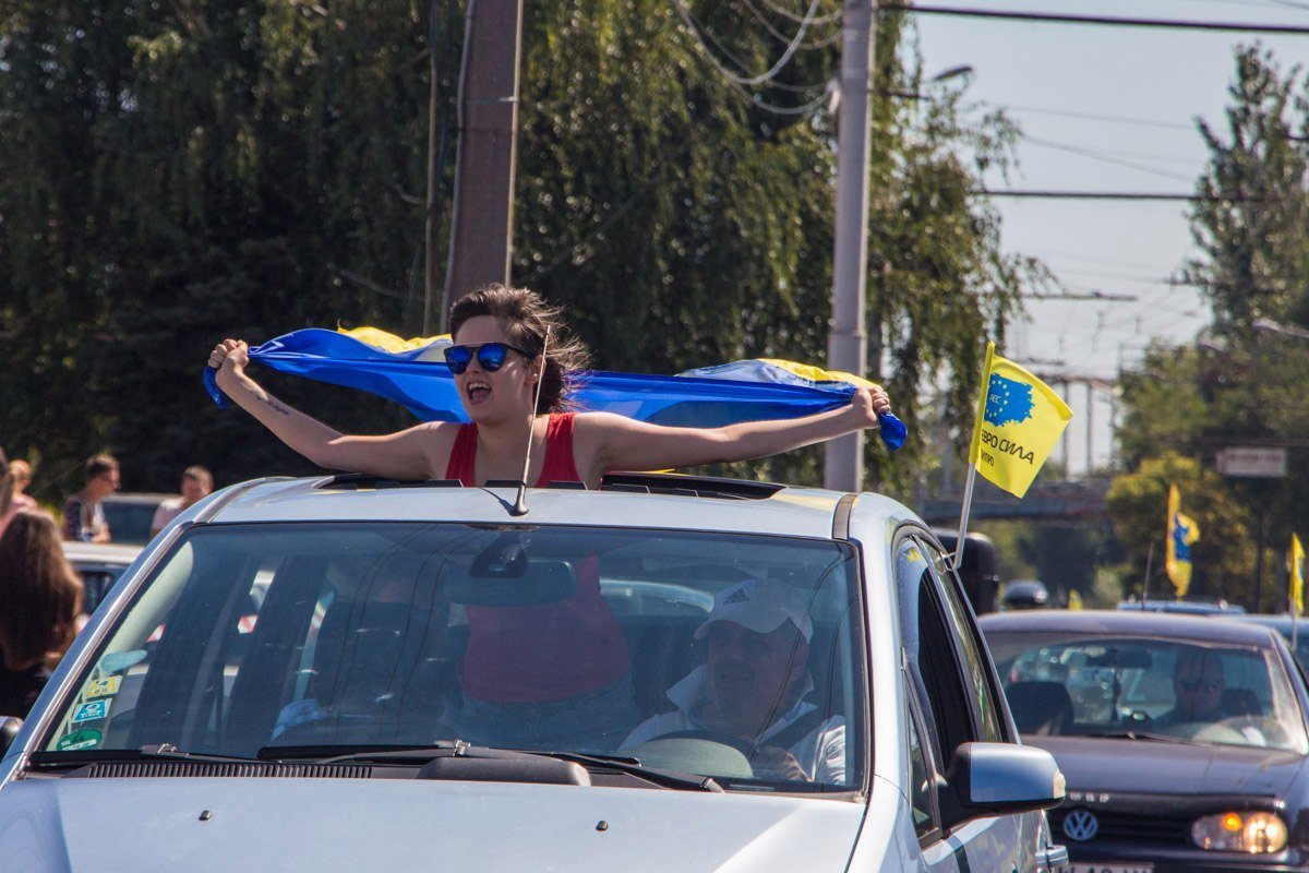 В Днепре прошел автопробег в поддержку владельцев европейских авто 9