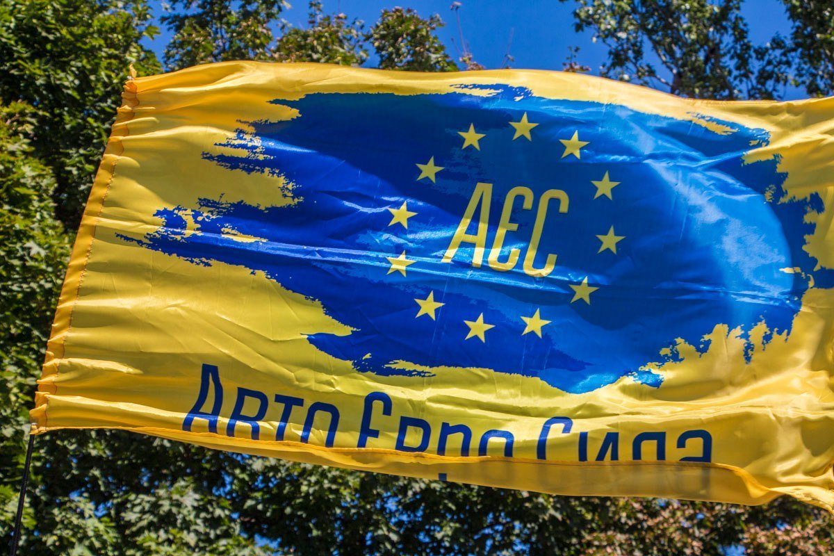 В Днепре прошел автопробег в поддержку владельцев европейских авто 10