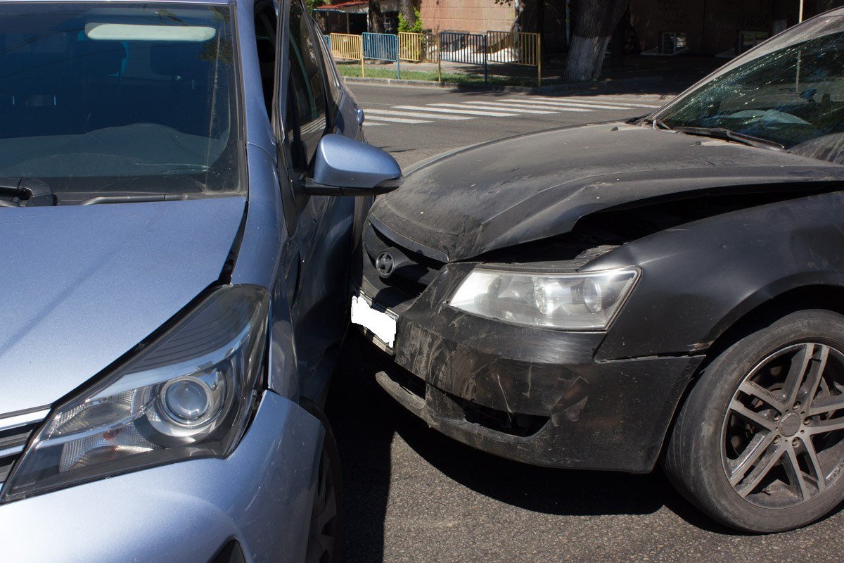 ДТП на проспекте Поля: столкнулись Toyota и Hyundai 1