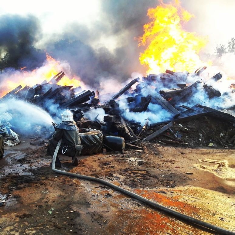 Из-за неосторожности в Днепре произошел пожар: подробности 2