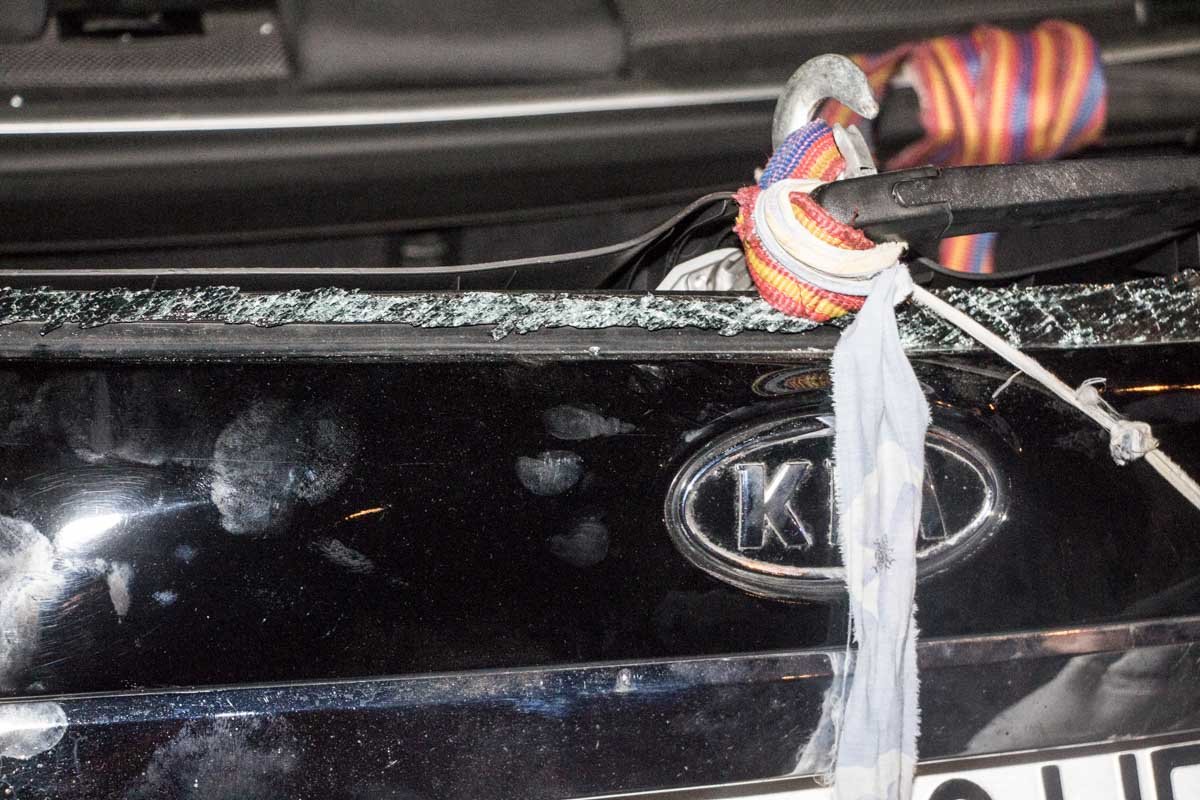 На Набережной Заводской столкнулись микроавтобус и KIA 3