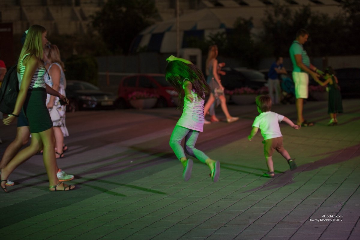 Двигай телом: как жители Днепра танцевали на Фестивальном причале 4