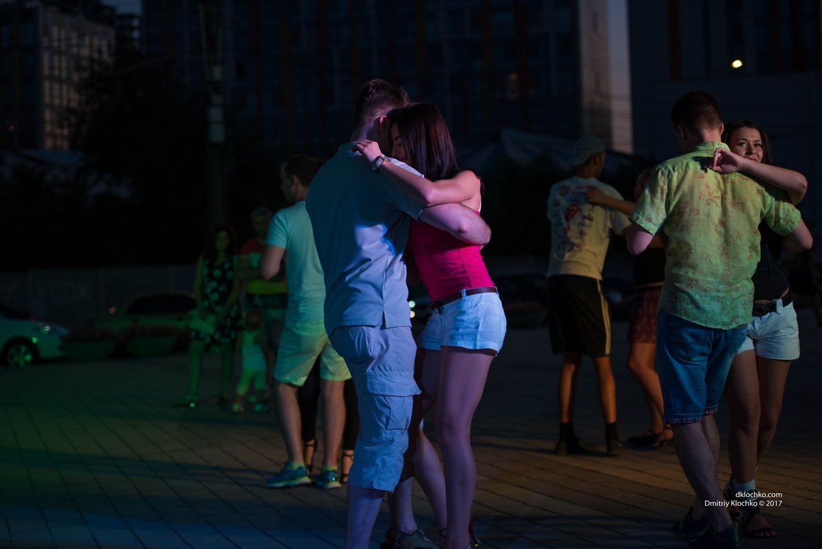 Двигай телом: как жители Днепра танцевали на Фестивальном причале 5