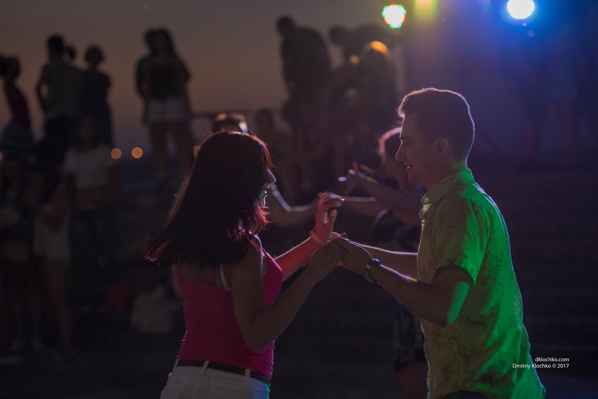 Двигай телом: как жители Днепра танцевали на Фестивальном причале 8