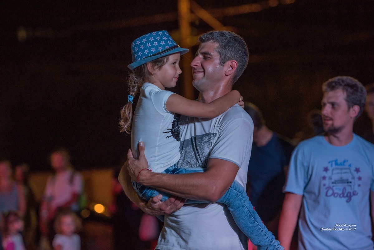 Двигай телом: как жители Днепра танцевали на Фестивальном причале 19