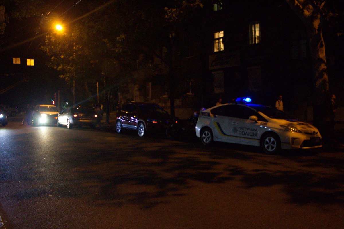 Лобовое столкновение: в Днепре "встретились" Toyota и Nissan 5