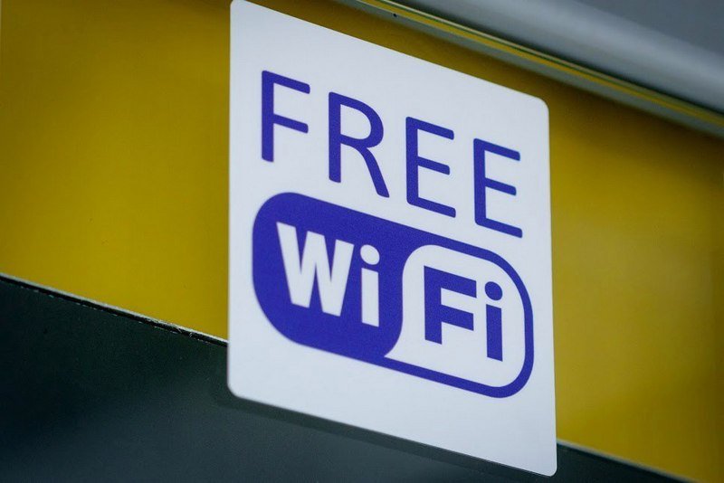 В Днепре открыли новую остановку c бесплатным Wi-Fi и UFO 1