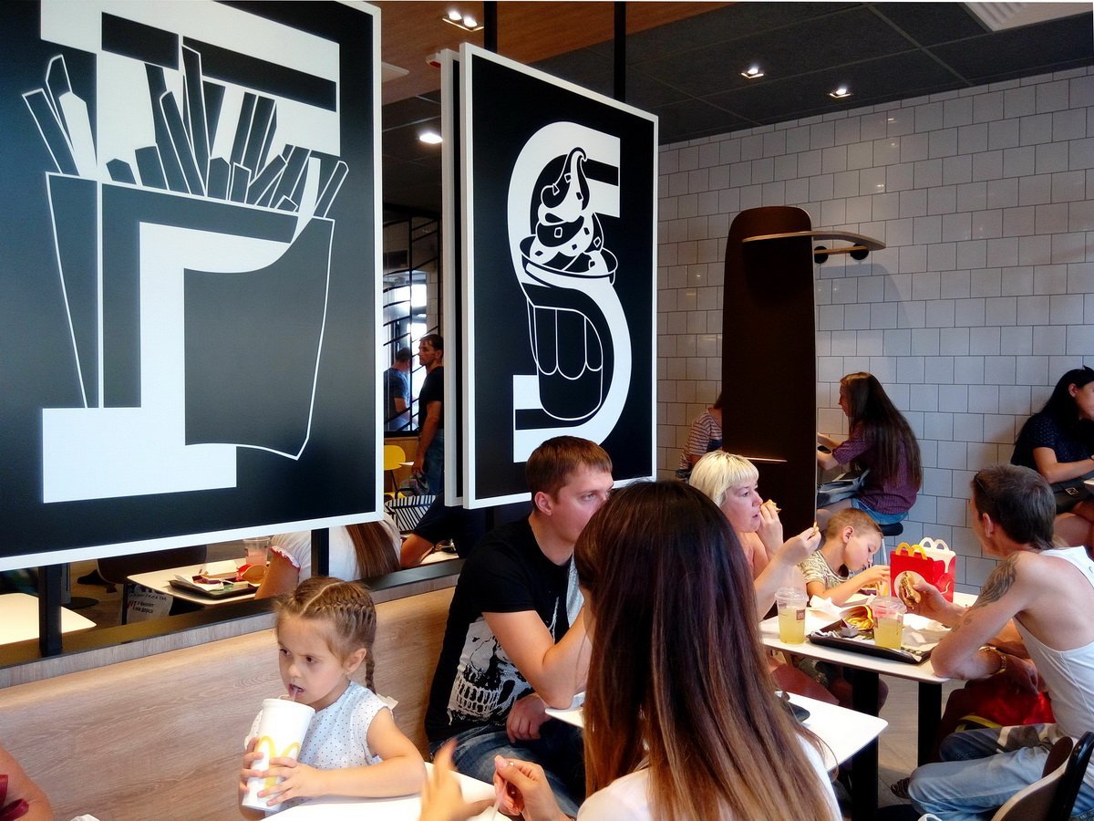 В центре Днепра открыли обновленный McDonald’s: плюсы и минусы заведения 5