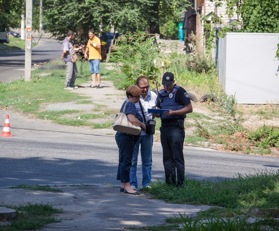 На проспекте Мазепы Kia вылетела за проезжую часть и перевернулась 4