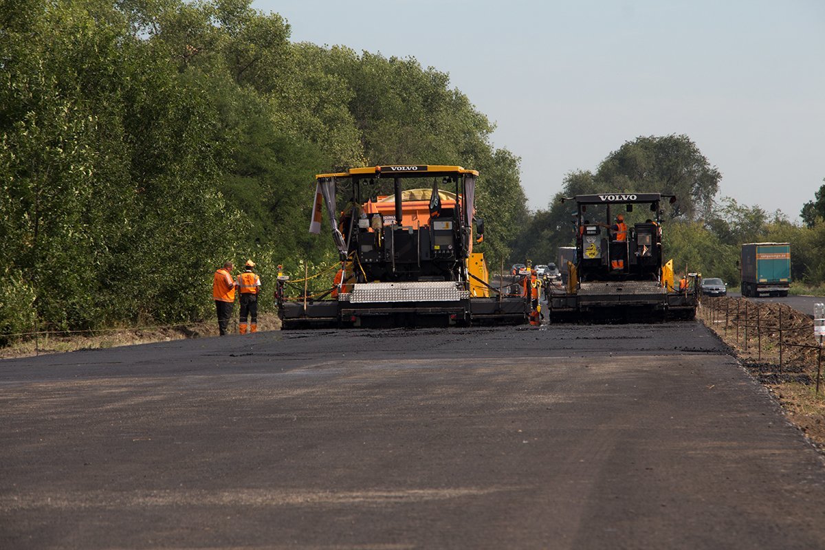 В Днепре Гройсман оценил ремонт трассы и пообещал денег на строительство объездной 1