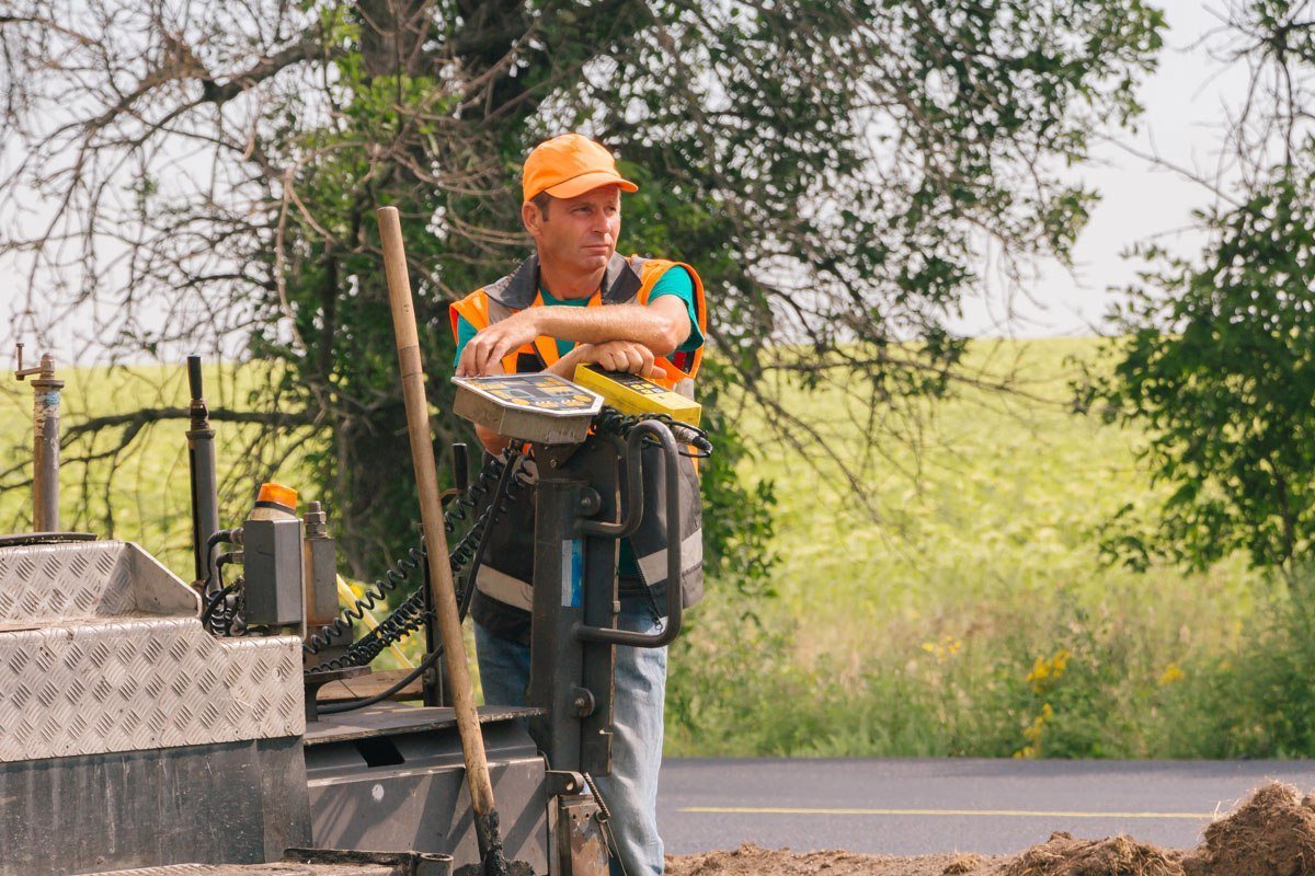 В Днепре Гройсман оценил ремонт трассы и пообещал денег на строительство объездной 9