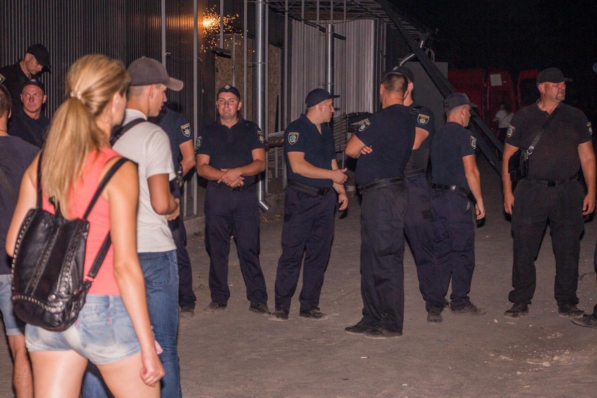 Потасовки и толпа разъяренных людей: что происходит на Игренском рынке 4