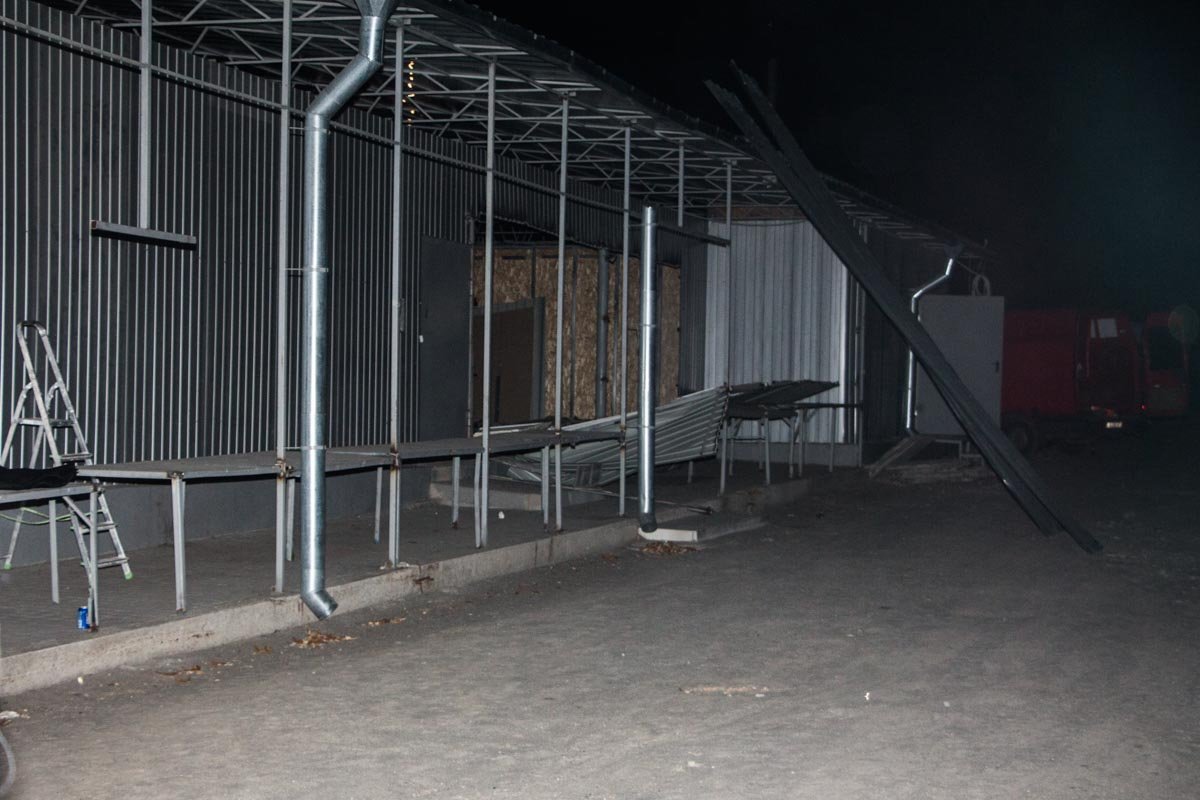 Потасовки и толпа разъяренных людей: что происходит на Игренском рынке 6