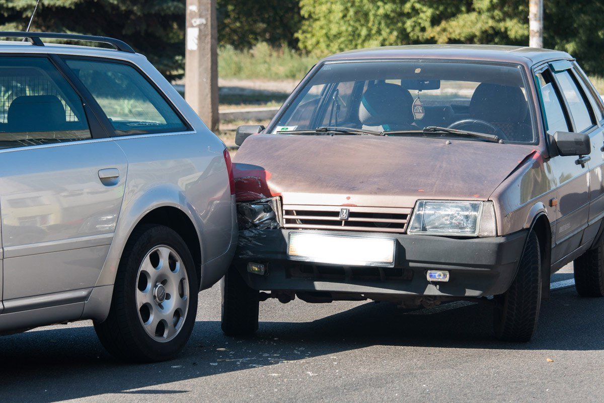 На Мологвардейской столкнулись Audi и ВАЗ 2