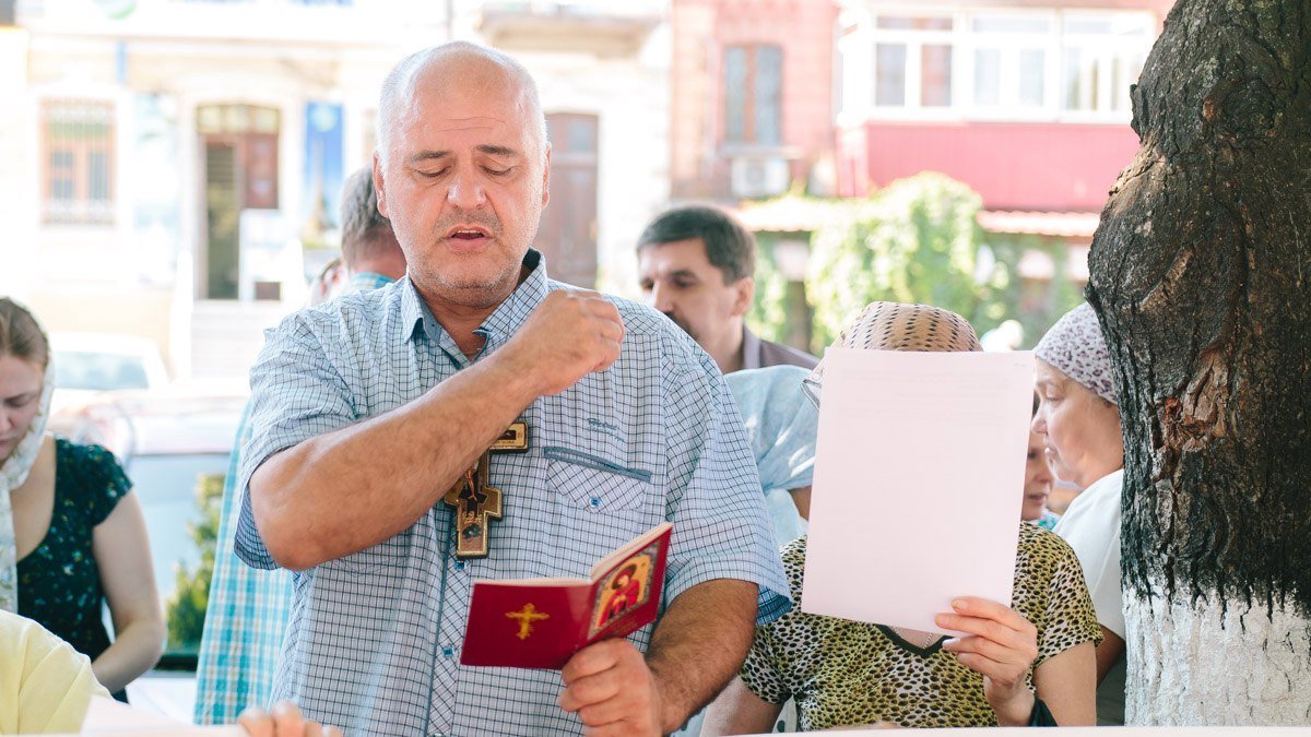 В Днепре православные вышли на пикет против ID-паспортов 4