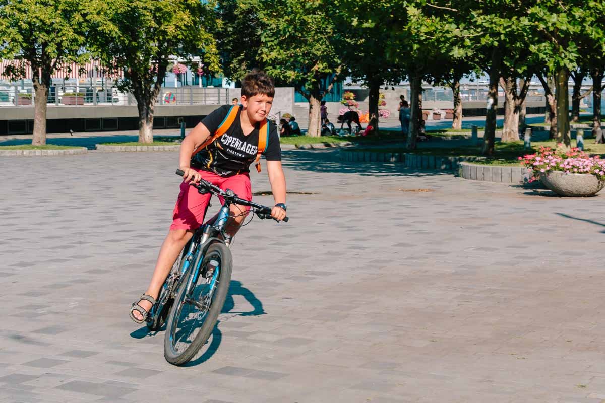 Информатор вышел «на охоту» в Днепре: ищите себя на фотографиях 18