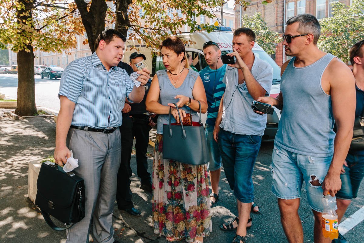 В Днепре задержали активистов, которые препятствовали работе полиции 4