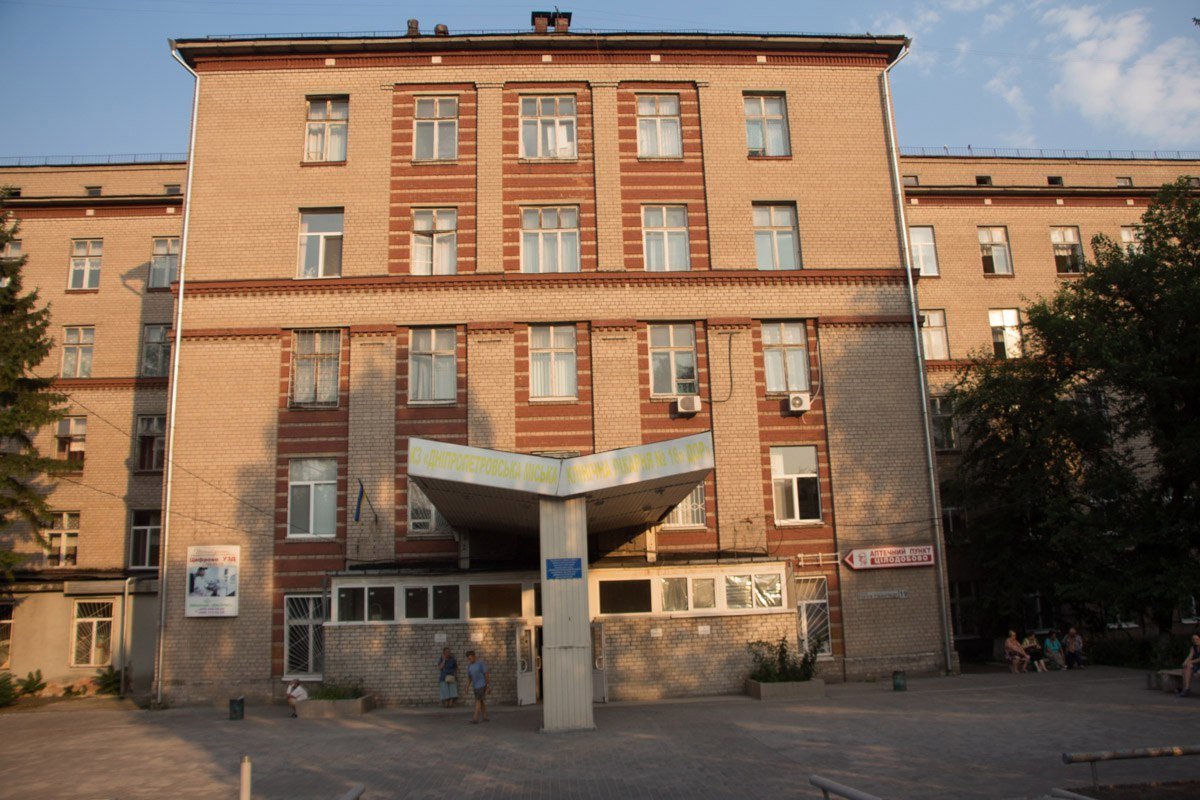 В Днепре мужчина ударил ножом в шею водителя маршрутки 2