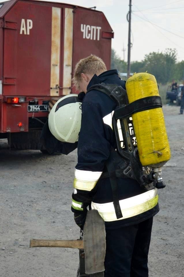 В Днепре произошел пожар на предприятии по переработке вторсырья 9