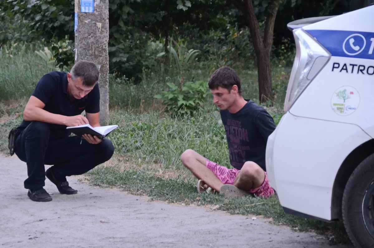 На Игрени мужчина с ножом требовал деньги у должника 1