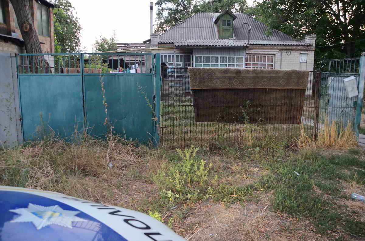 На Игрени мужчина с ножом требовал деньги у должника 2