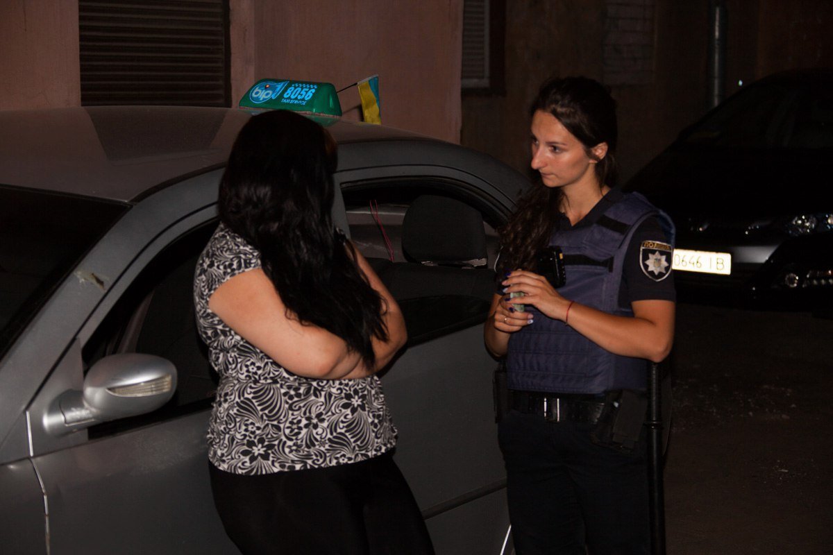 В Днепре мужчина с оружием защищал собственность от грабителей 2