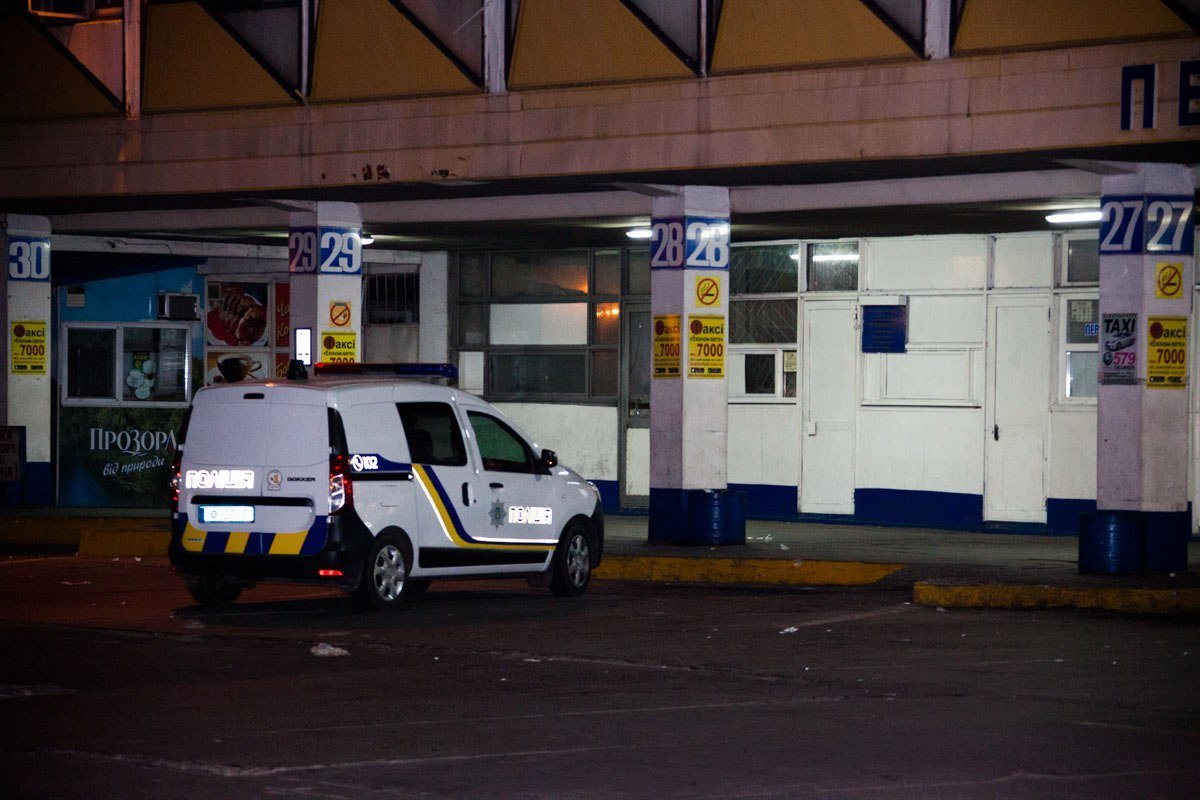 В Днепре заминировали здание автовокзала: движение перекрыто 3