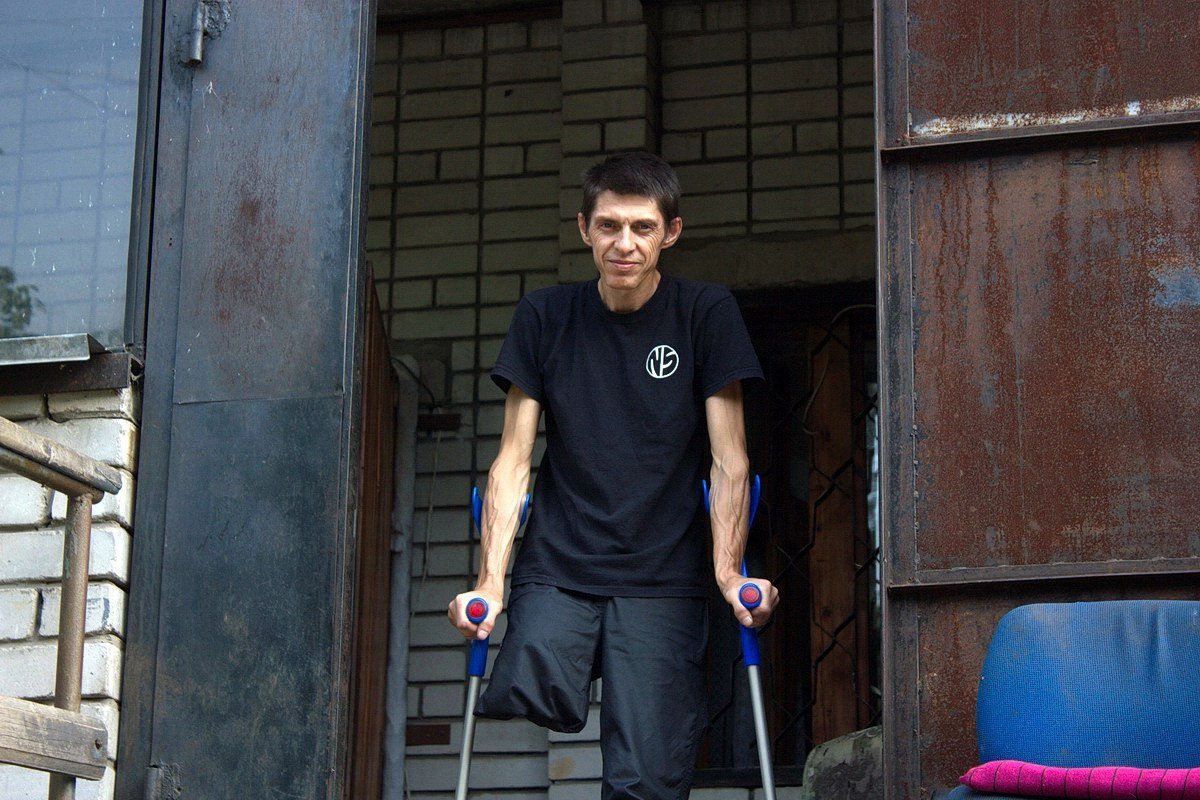 Изнанка яркого города: как в Днепре спасают бездомных со страшными болезнями и зависимостями 8