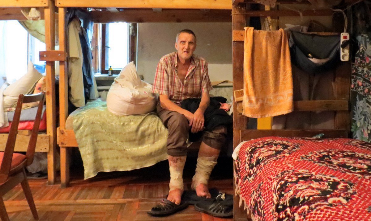 Изнанка яркого города: как в Днепре спасают бездомных со страшными болезнями и зависимостями 14