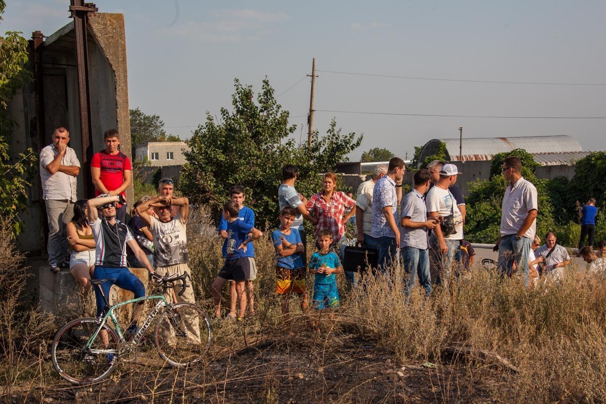 Масштабный пожар со взрывами на Мирном: более суток поселок в дыму 5