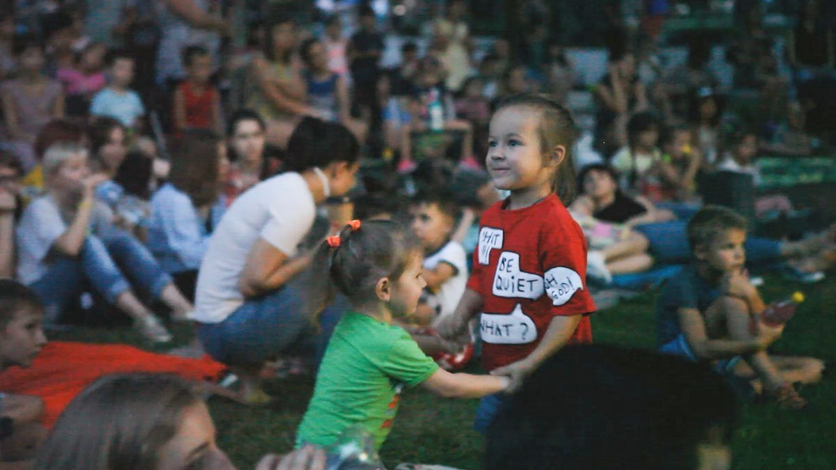 История на все времена: в сквере Героев смотрели мультфильм «Король Лев» 4