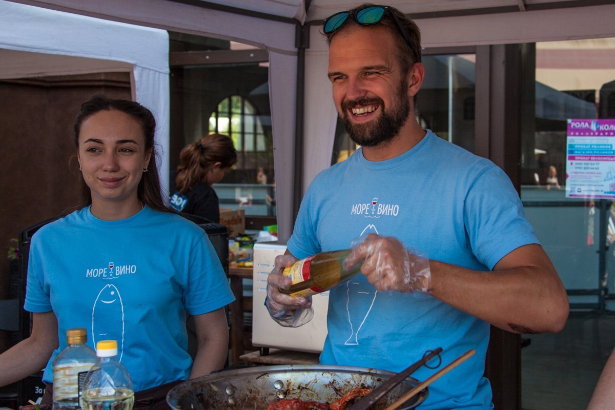 Лобстеры, устрицы и жареное мороженое: в Днепре стартовал фестиваль еды 5