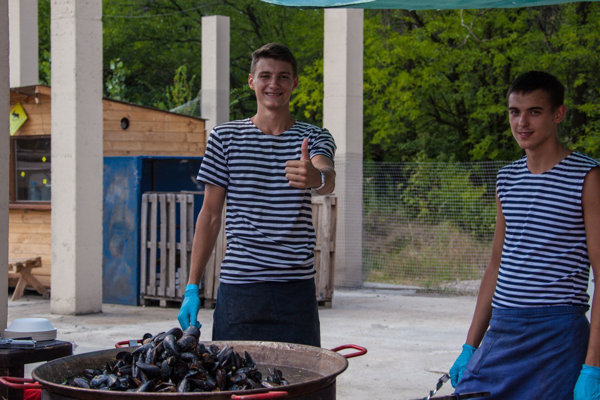 Лобстеры, устрицы и жареное мороженое: в Днепре стартовал фестиваль еды 18