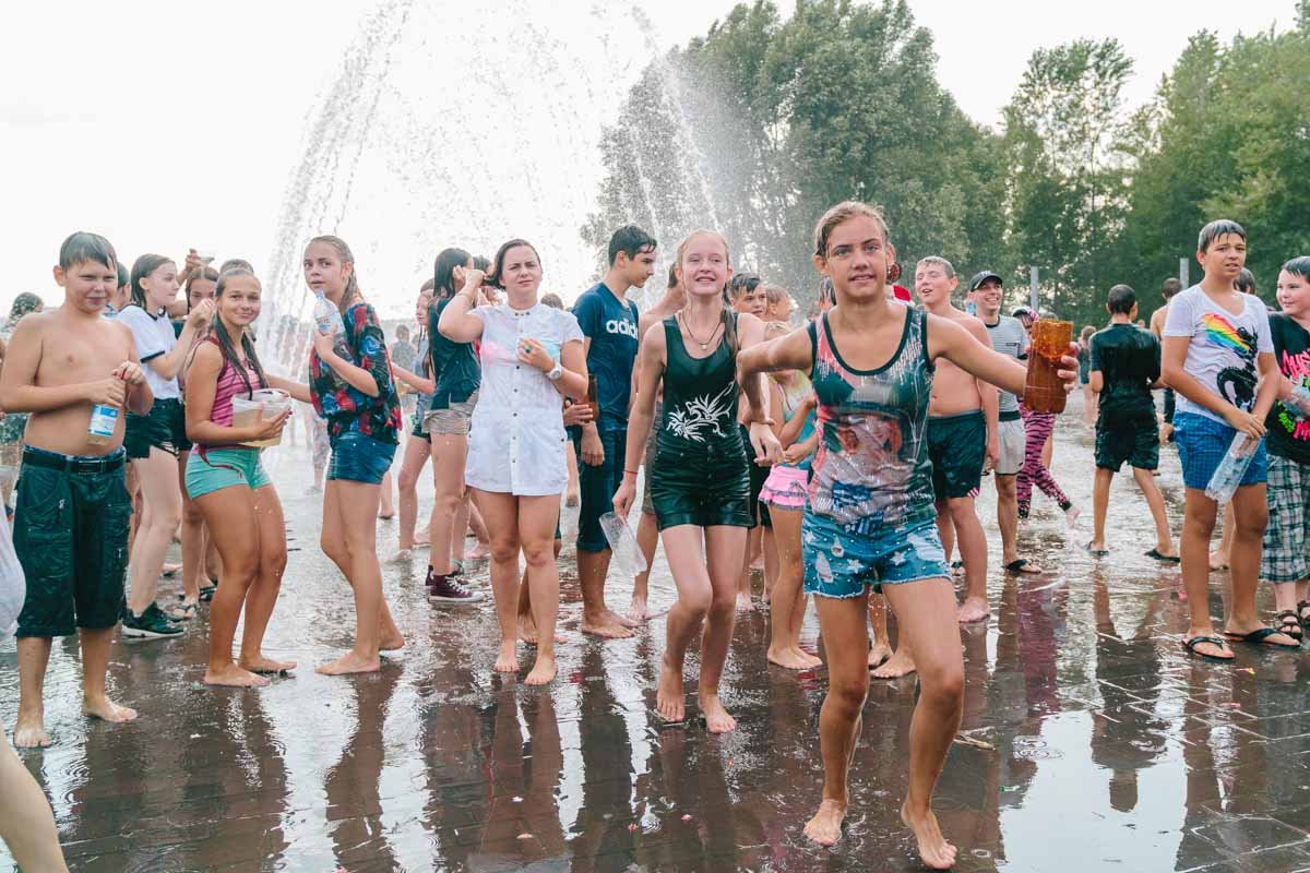 Море эмоций и душ из пожарного брандспойта: в Днепре прошла финальная водная битва 5