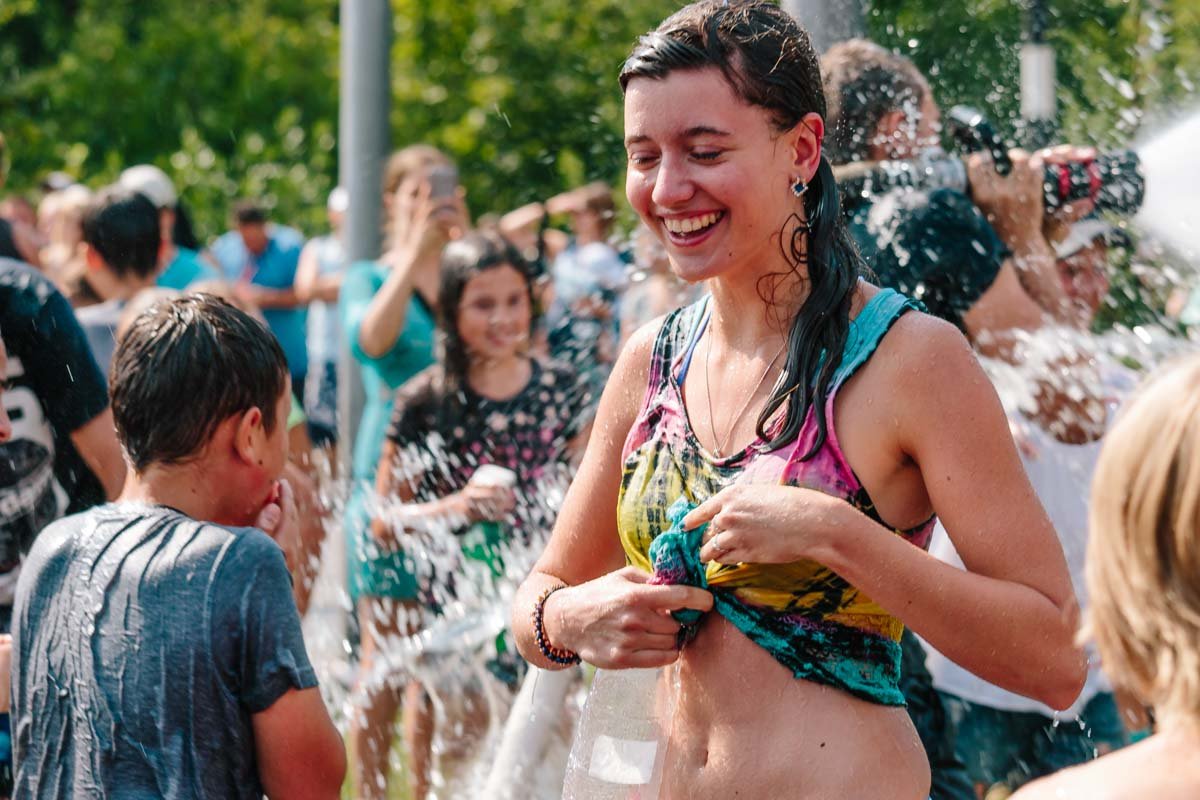 Море эмоций и душ из пожарного брандспойта: в Днепре прошла финальная водная битва 11