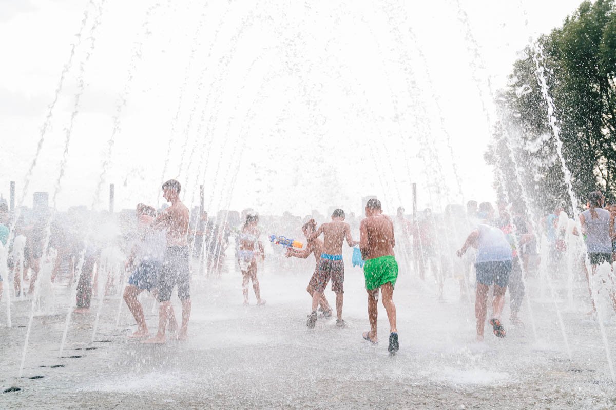 Море эмоций и душ из пожарного брандспойта: в Днепре прошла финальная водная битва 14