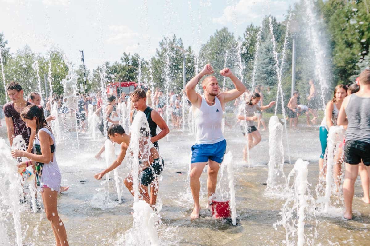 Море эмоций и душ из пожарного брандспойта: в Днепре прошла финальная водная битва 19
