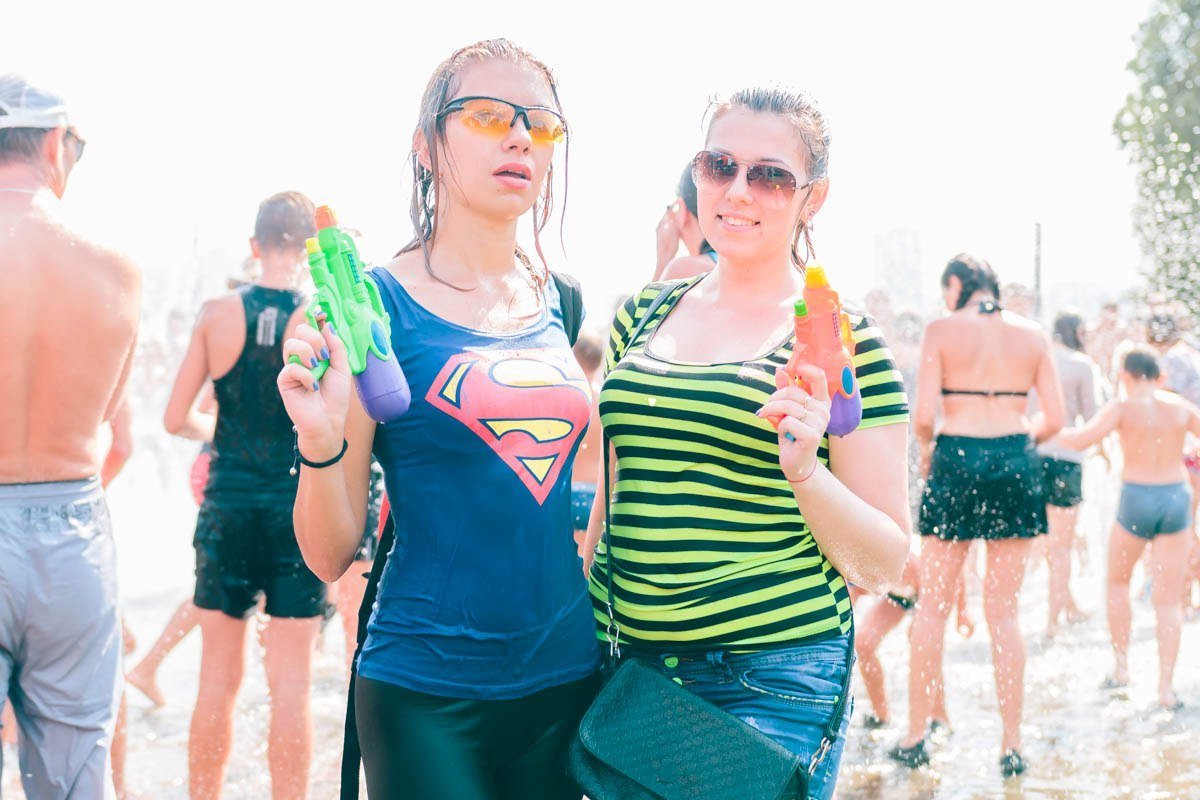 Море эмоций и душ из пожарного брандспойта: в Днепре прошла финальная водная битва 21