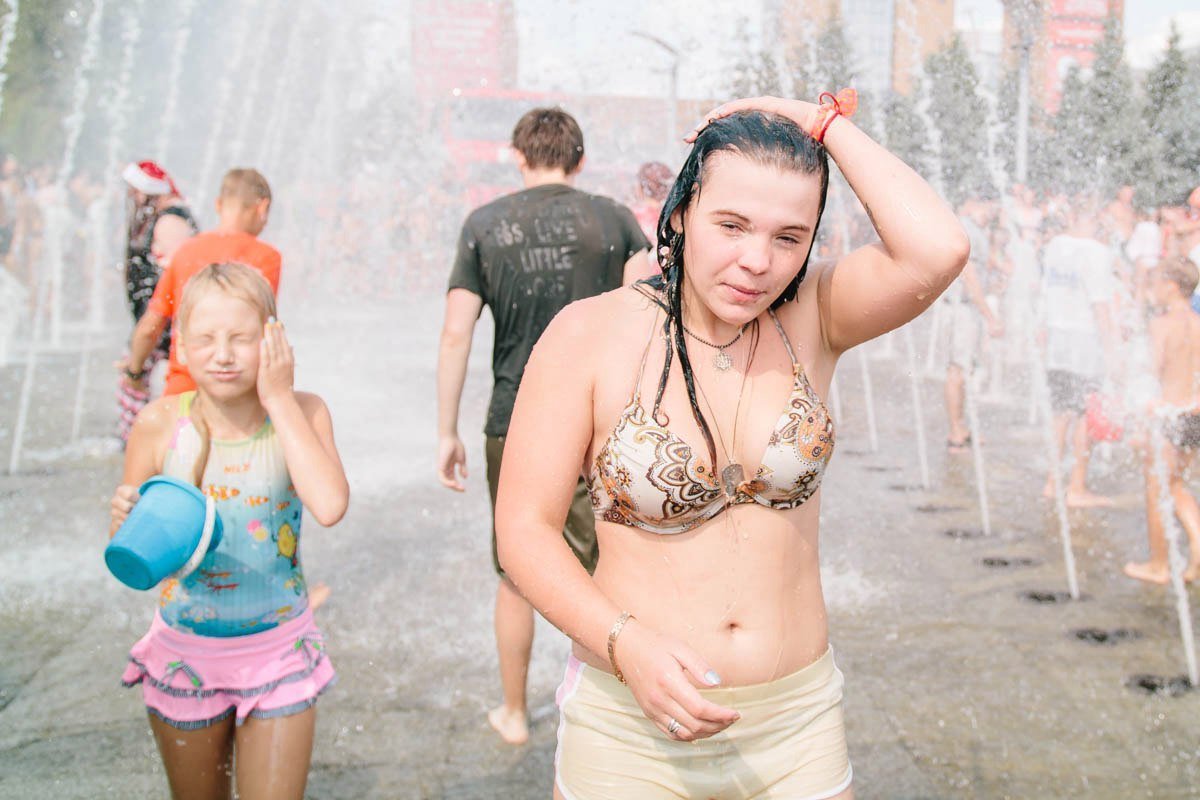 Море эмоций и душ из пожарного брандспойта: в Днепре прошла финальная водная битва 23