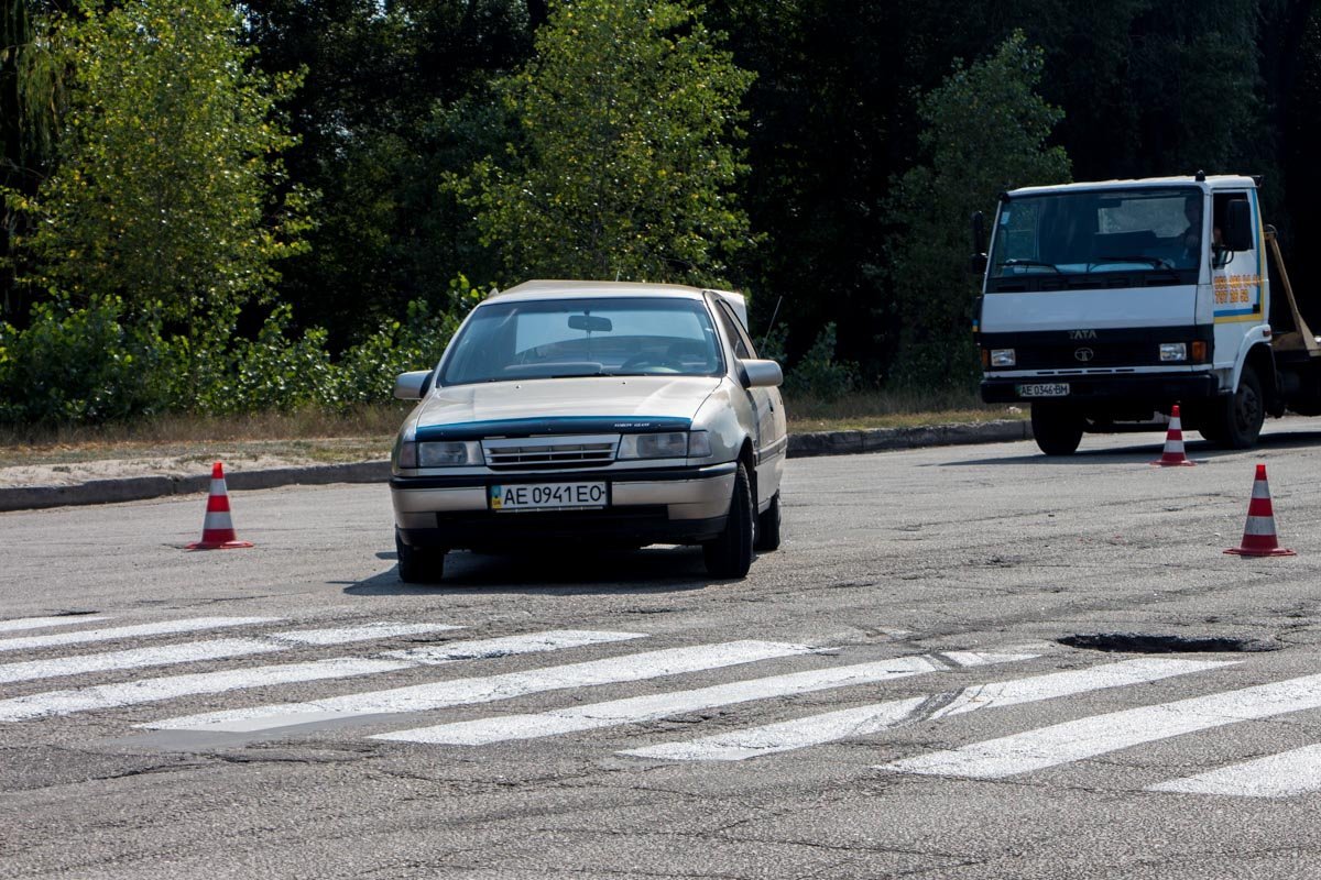 На Малиновского столкнулись два Opel: есть пострадавшие 1