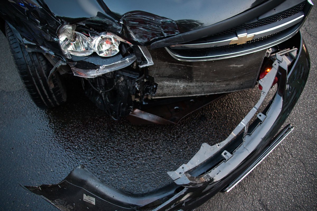 В центре Днепра столкнулись Chevrolet и Opel: есть пострадавшие 5