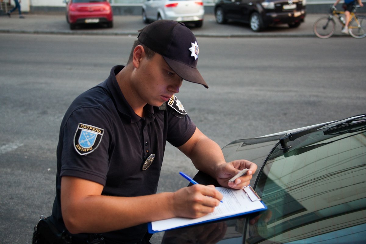 В центре Днепра столкнулись Chevrolet и Opel: есть пострадавшие 7