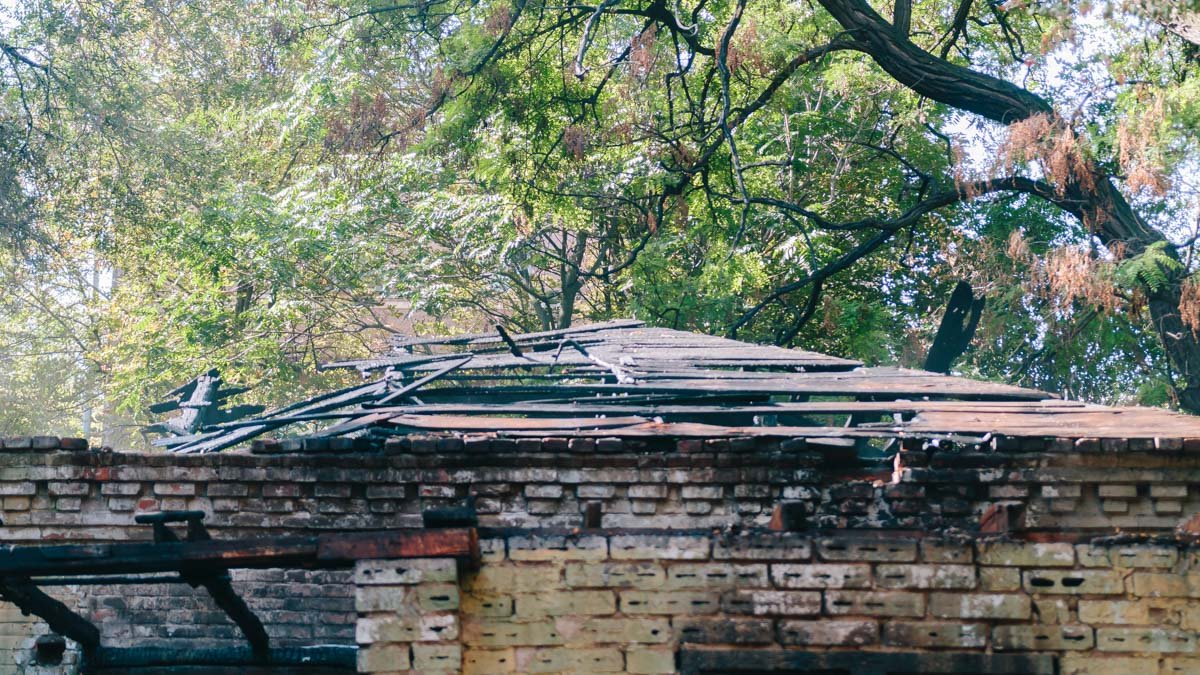 На Шмидта горел заброшенный дом 6