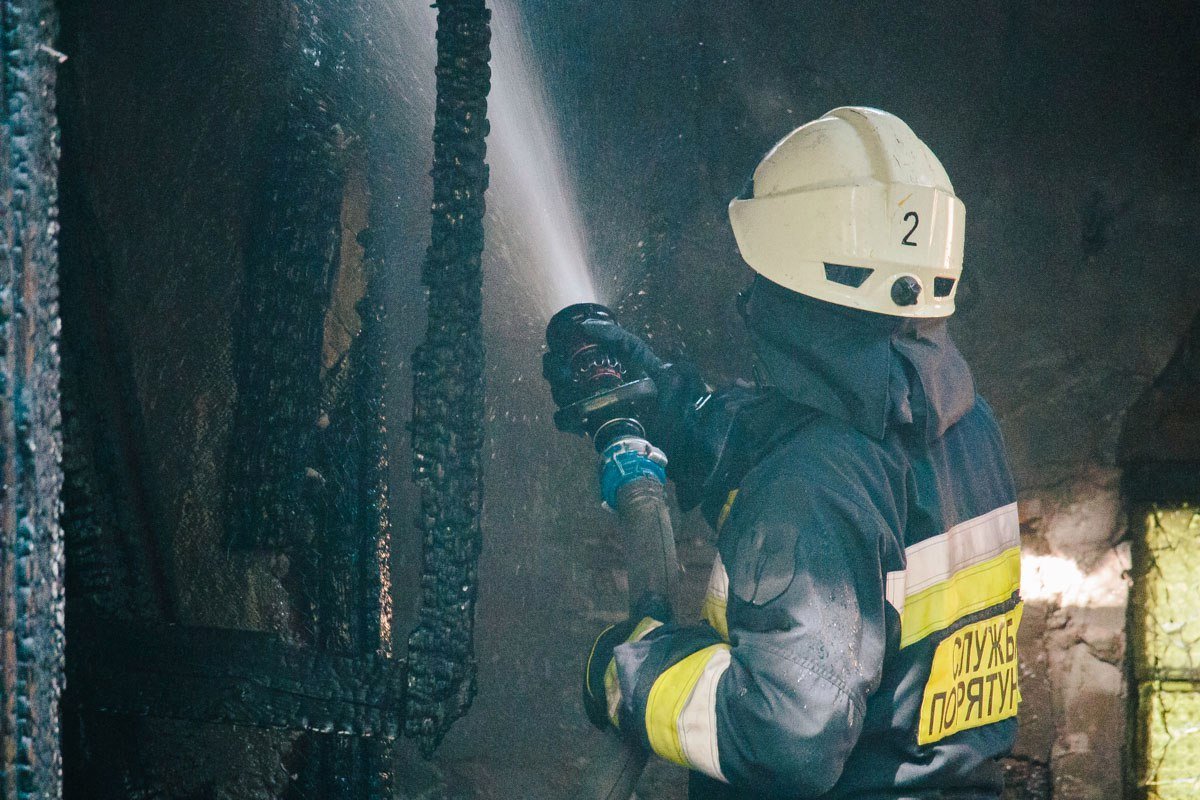 На Шмидта горел заброшенный дом 7