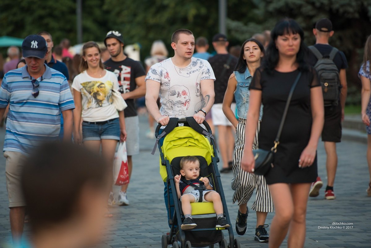 Информатор вышел «на охоту» в Днепре: ищите себя на фотографиях 10