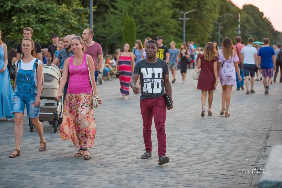 Информатор вышел «на охоту» в Днепре: ищите себя на фотографиях 15