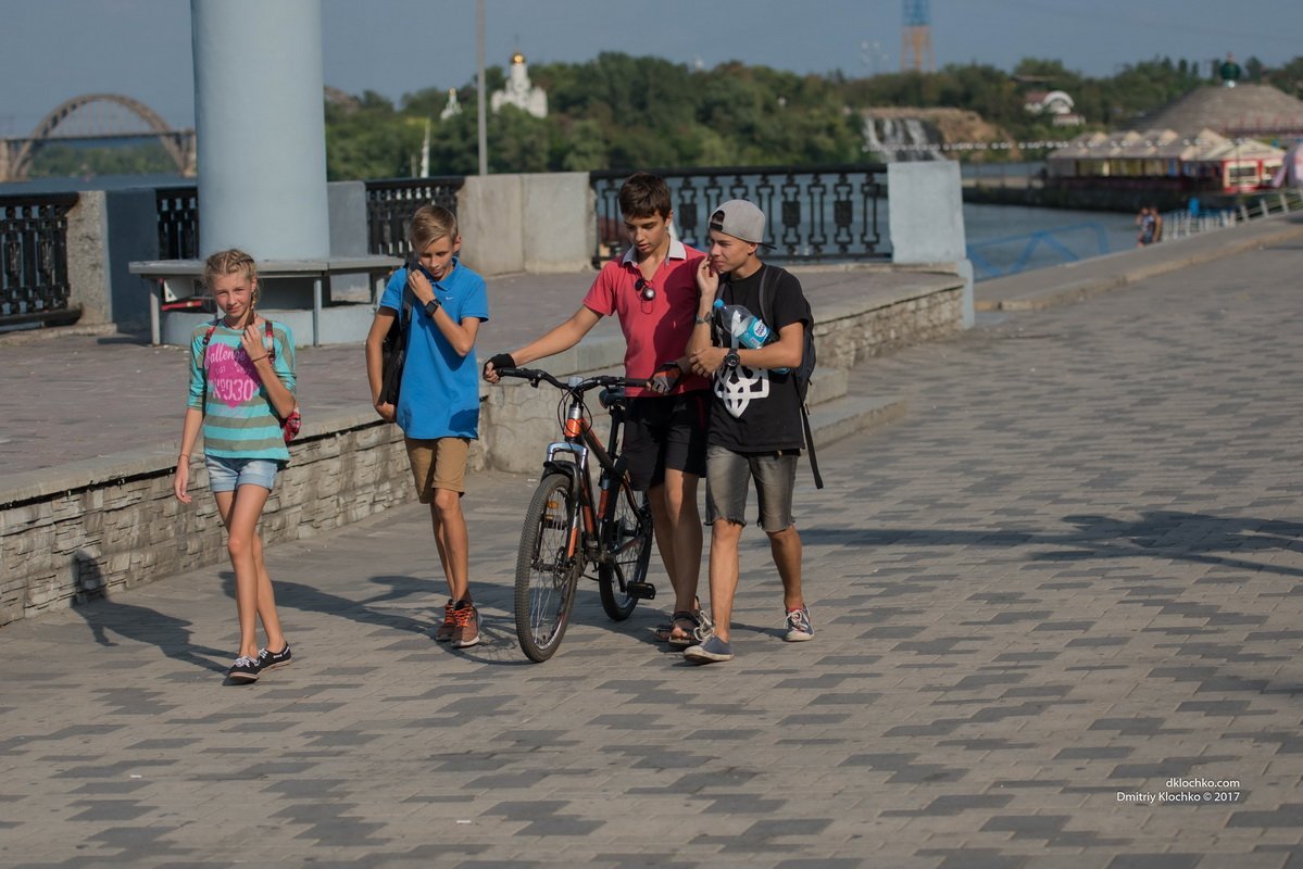 Информатор вышел «на охоту» в Днепре: ищите себя на фотографиях 33